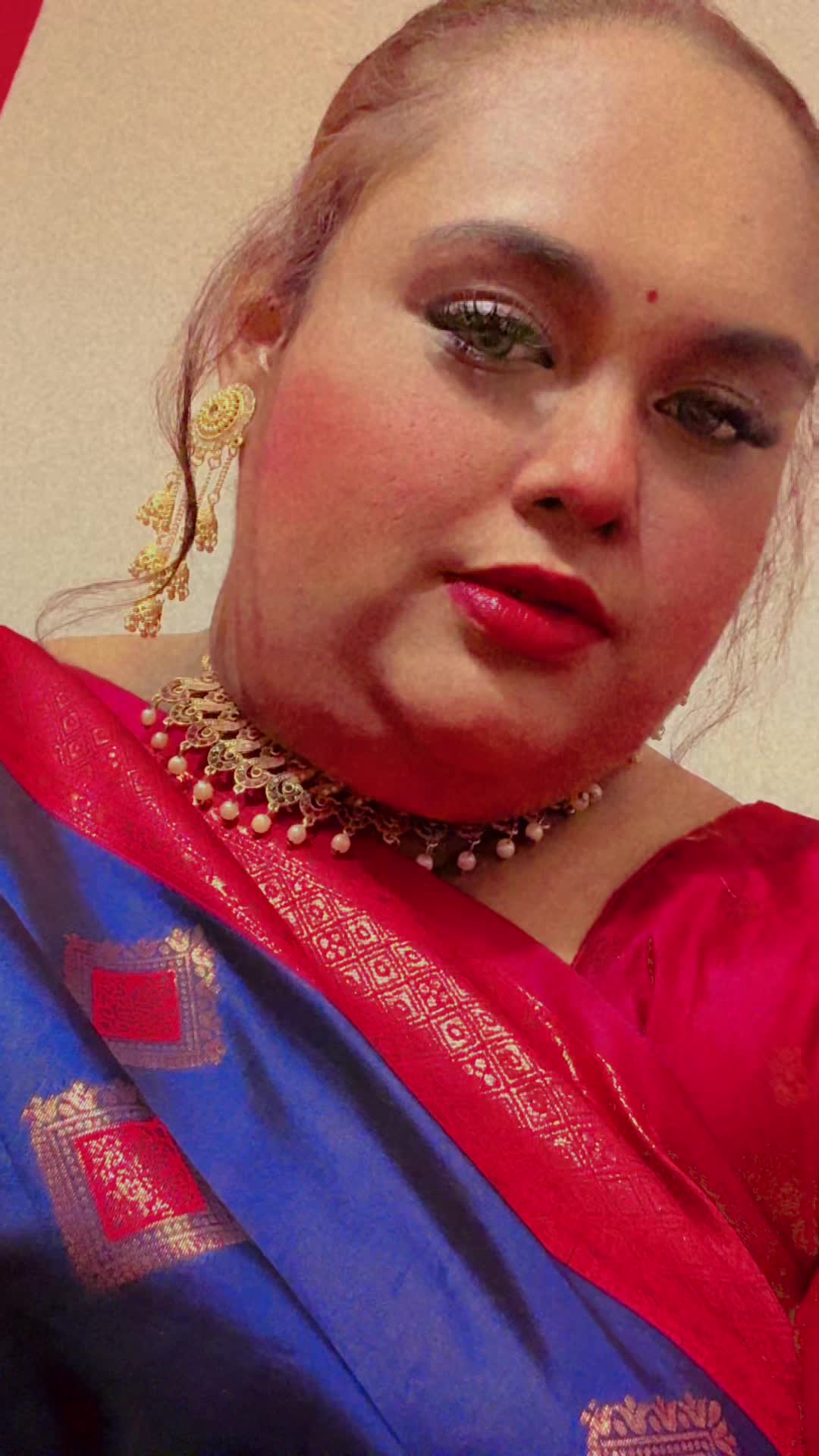 @Lavanya🖤🫠