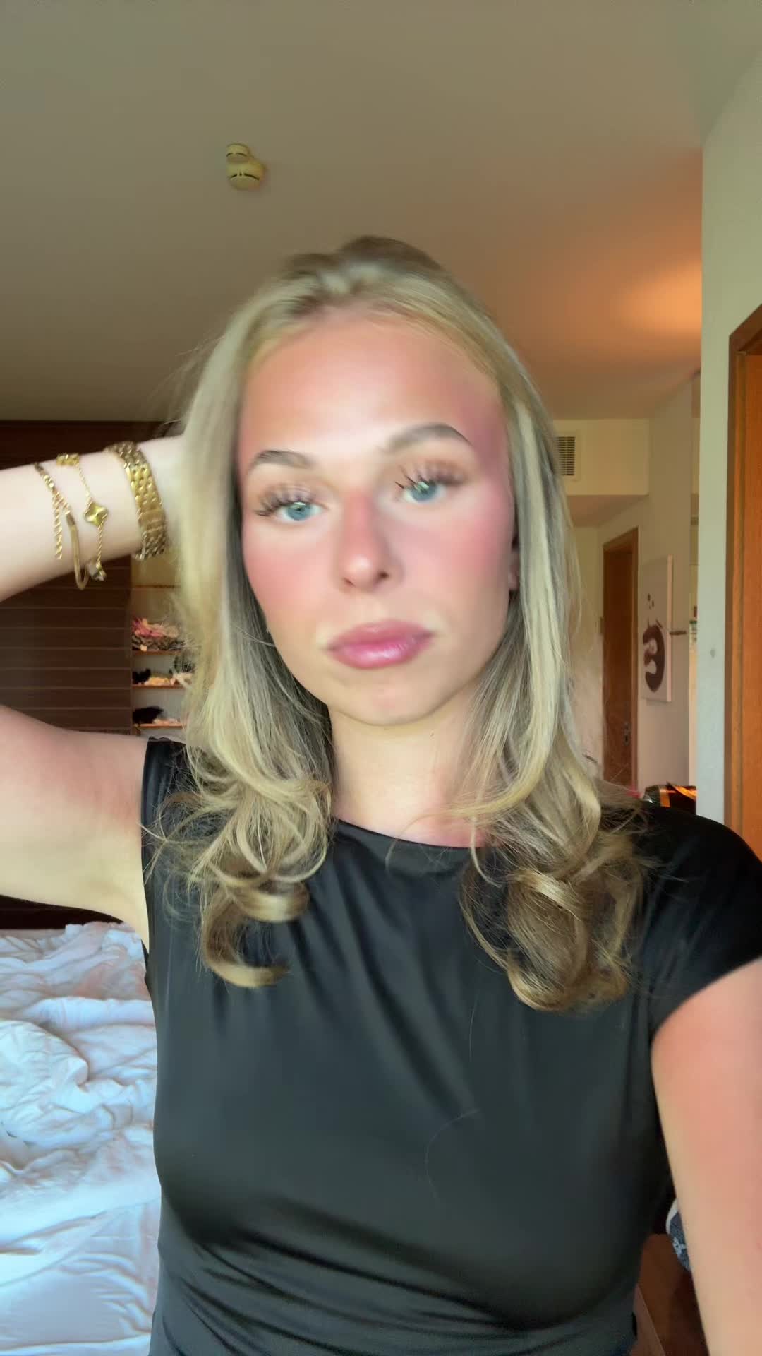 @𝒉𝒂𝒏𝒏𝒂𝒉
