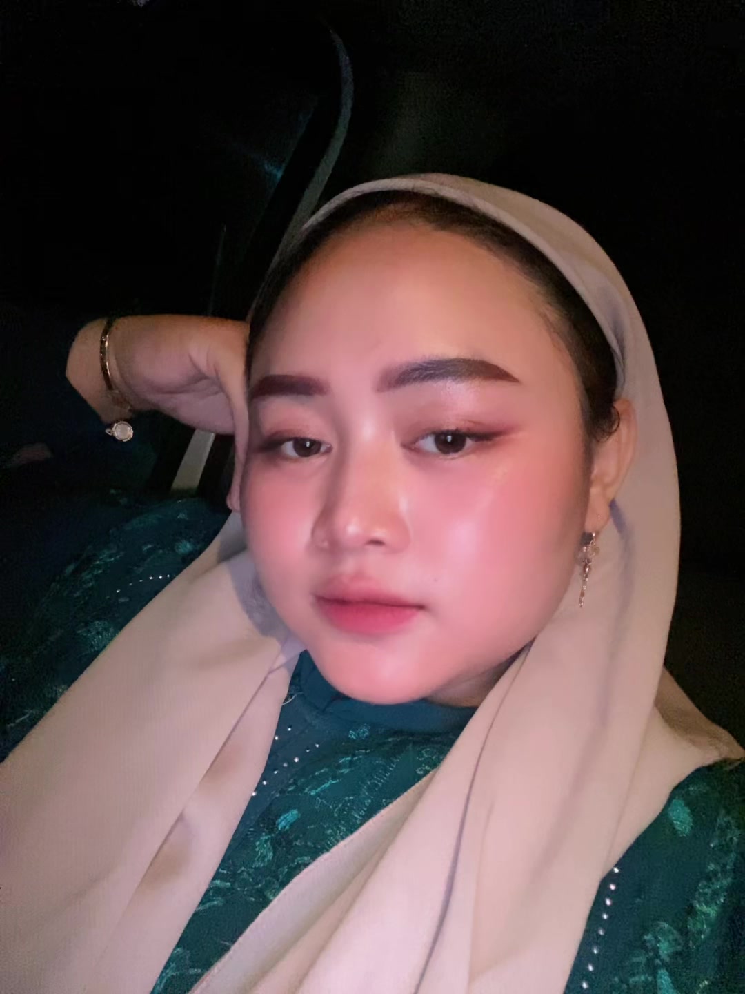 @ahonggg_