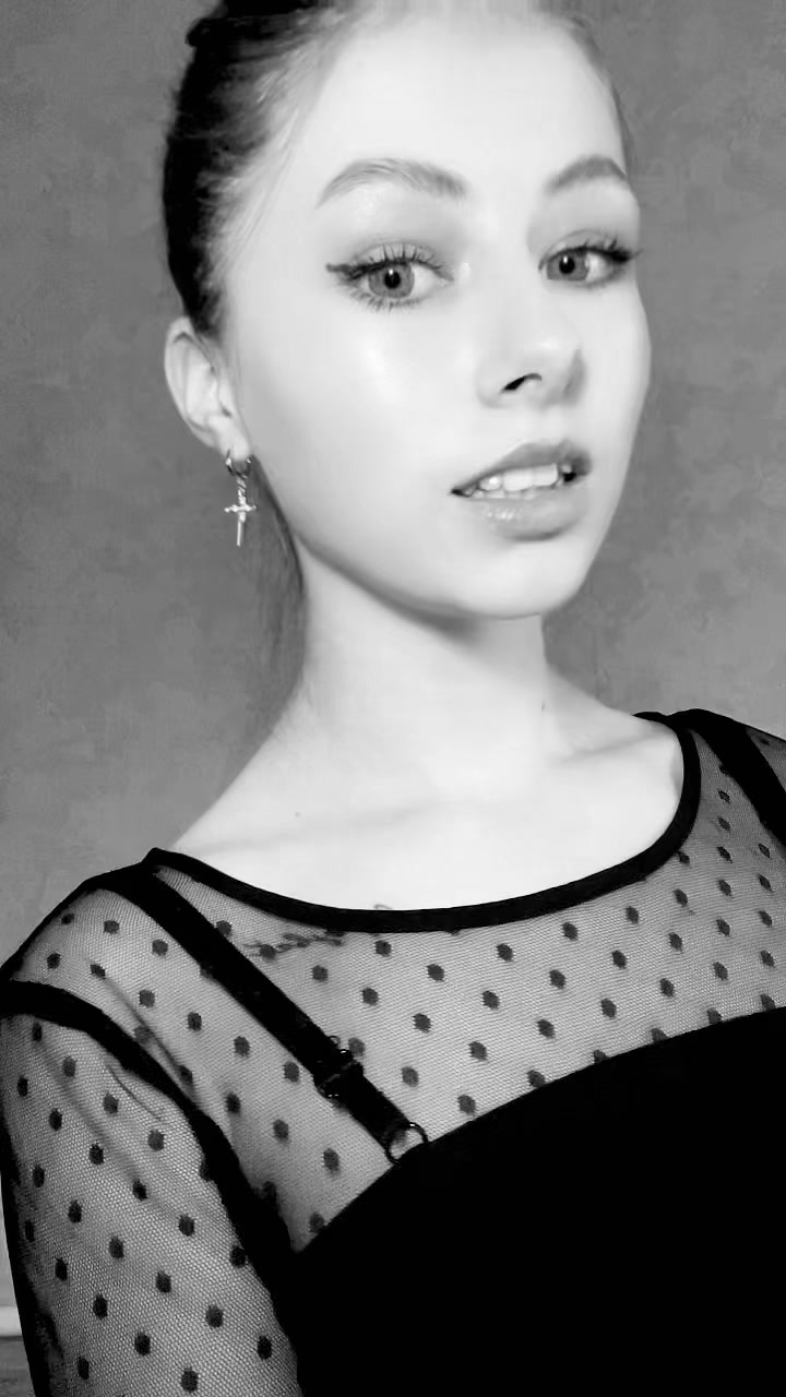 @𝒱𝒾𝓀𝓉ℴ𝓇𝒾𝒶🦋