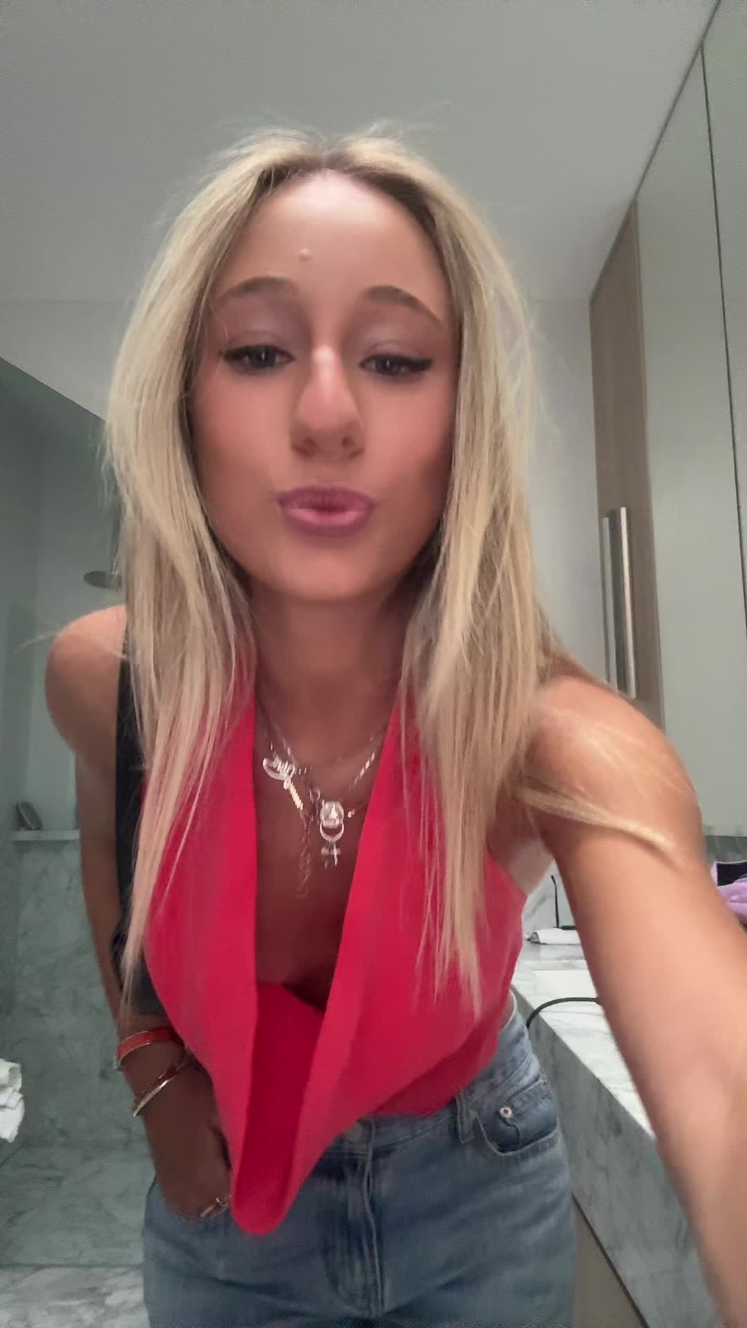 @victoria stiliadis