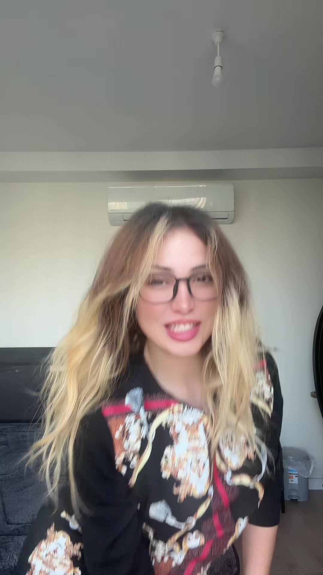 @Mis_Naya