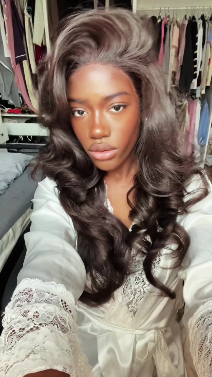 @Chakira
