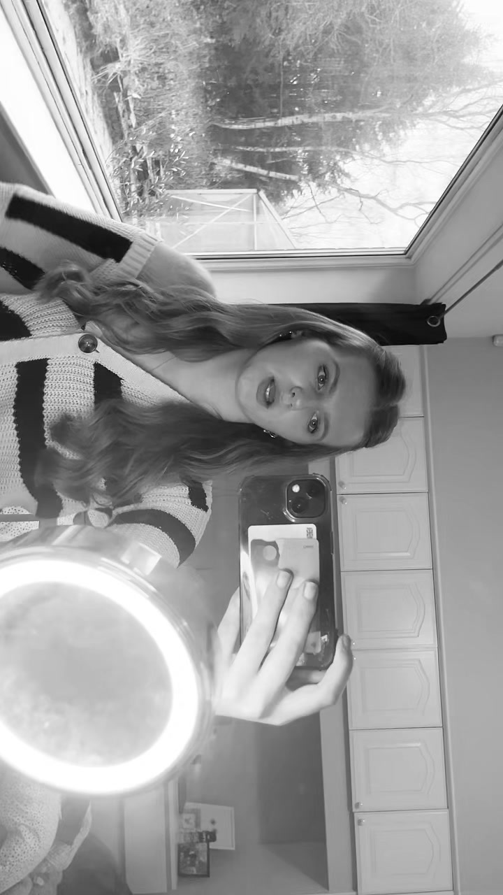 @evie x