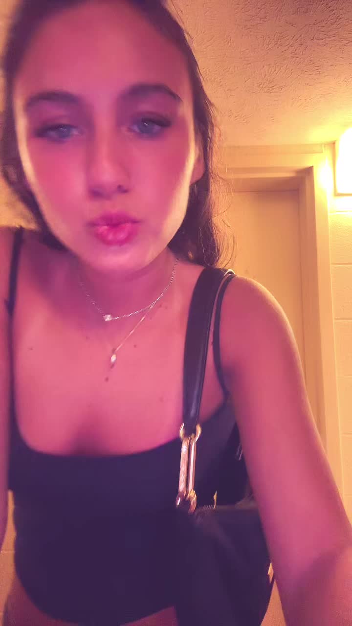 @🥂va