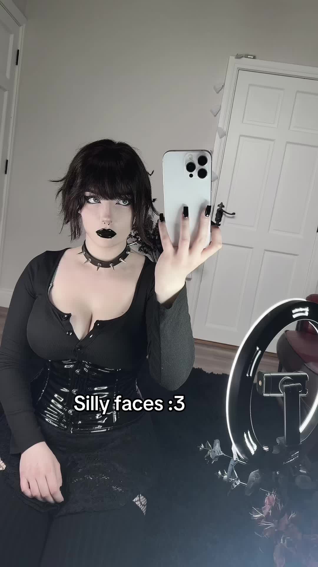 @Cutiegothxo