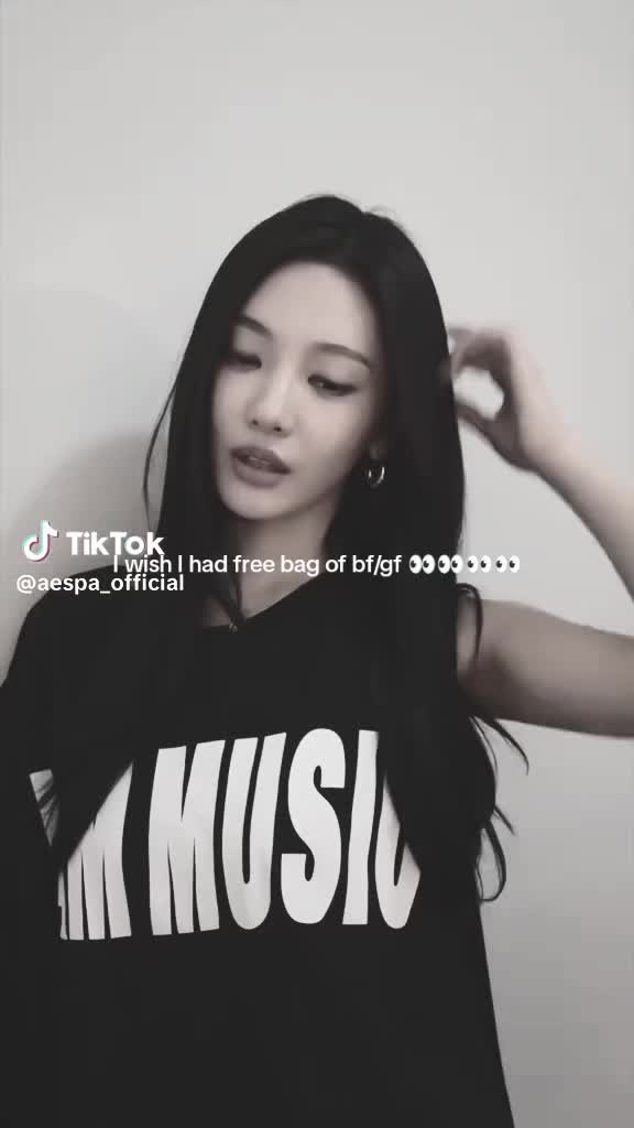 @⃟