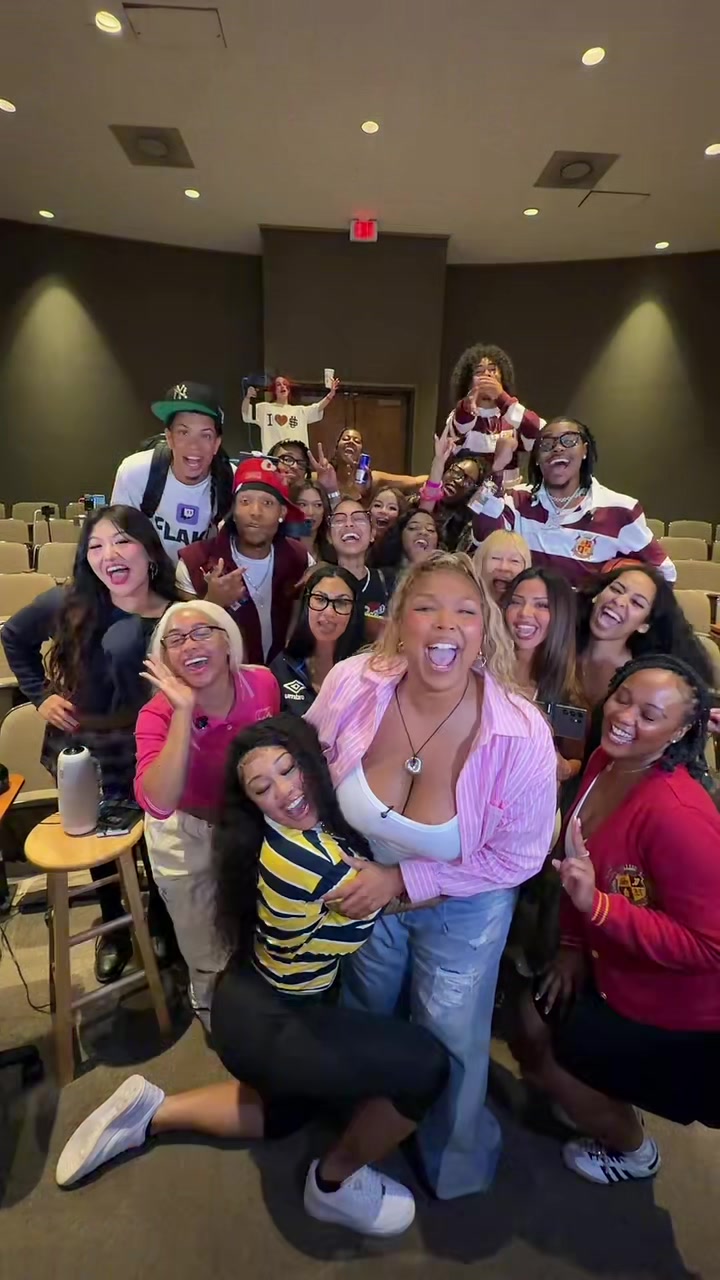 @lizzo
