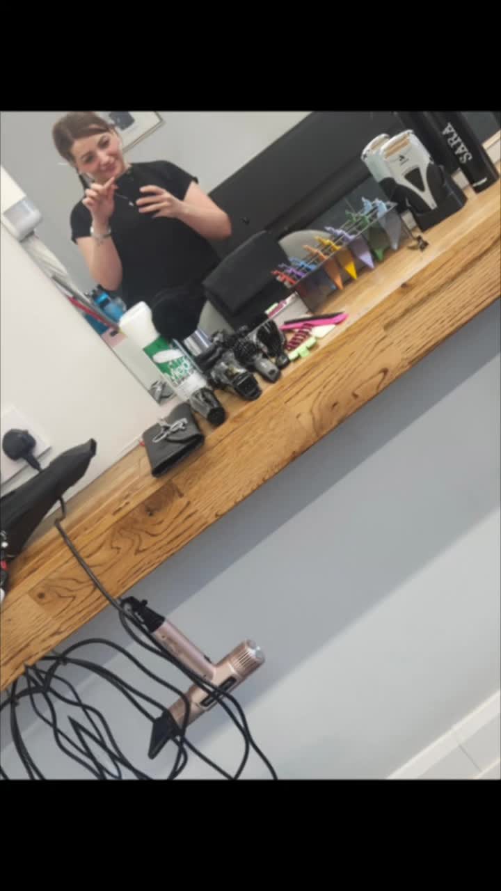 @Sara - Hypno/Beauty Therapist!