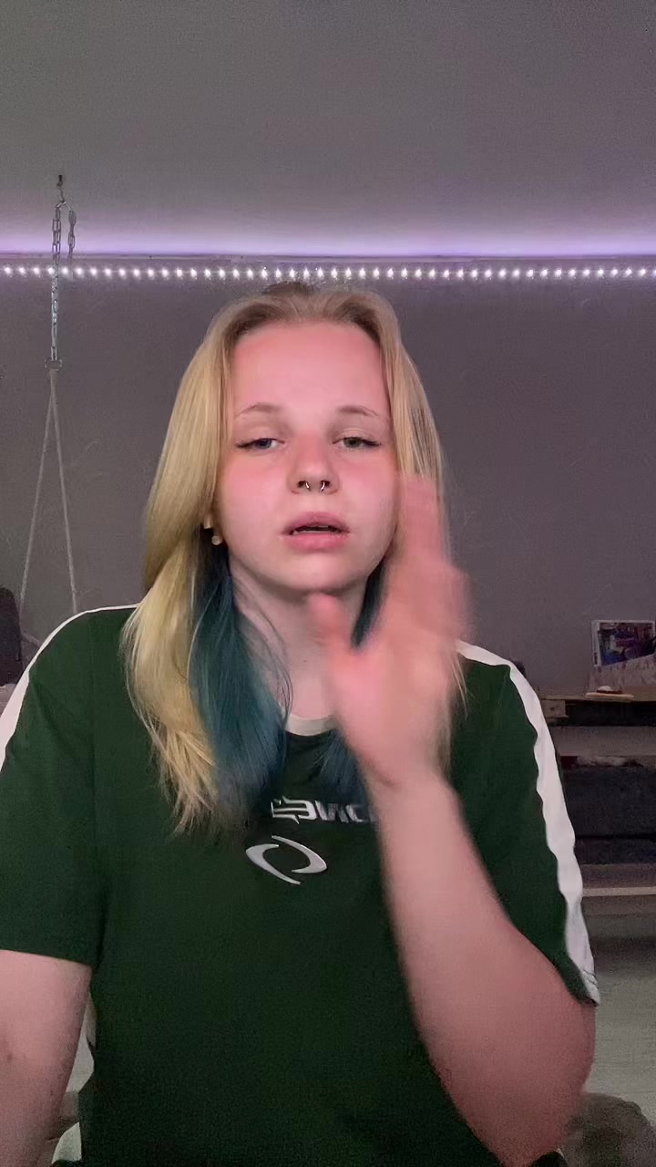 @Лисеночек<3