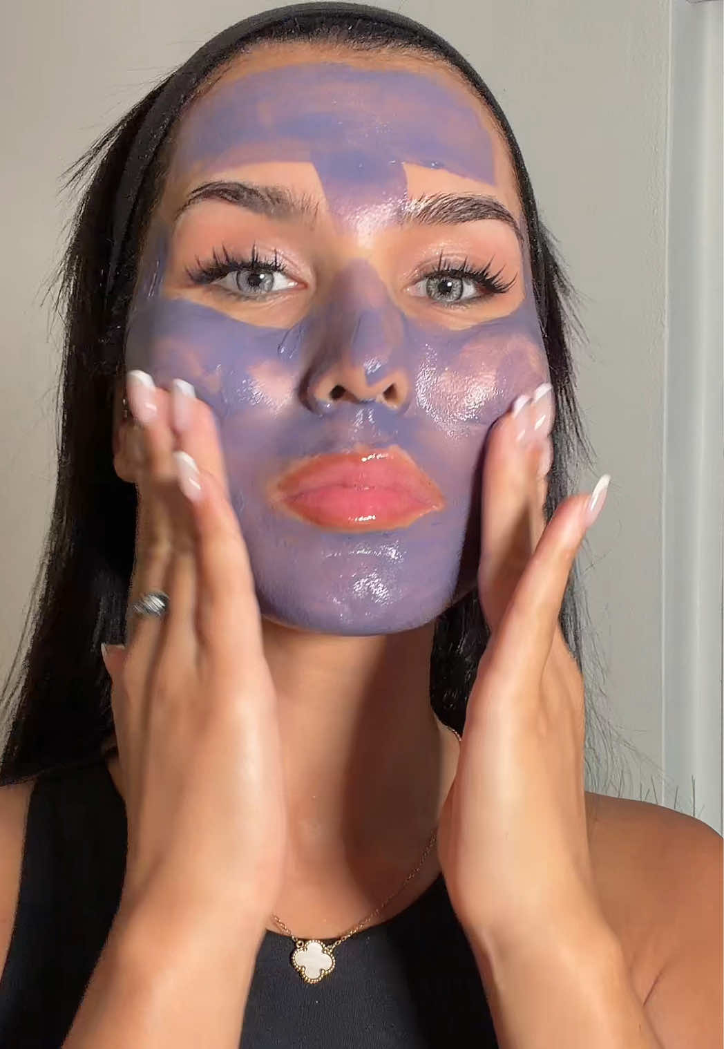 @Thelayora