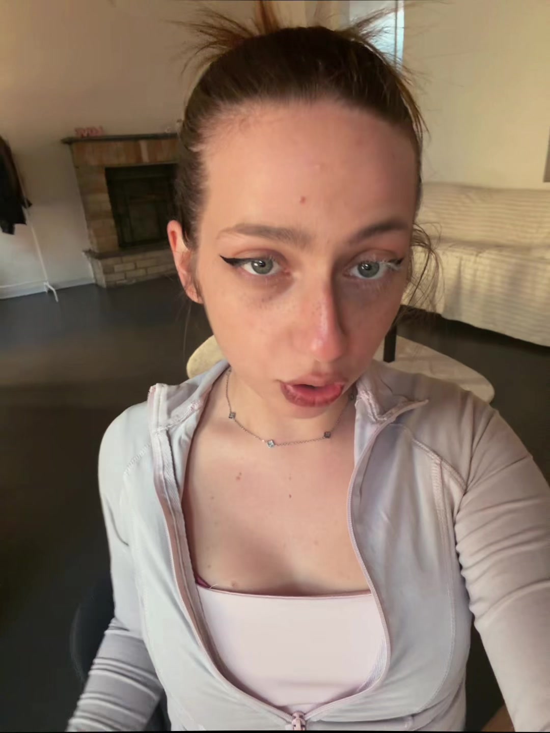@Lia 🍒🐆