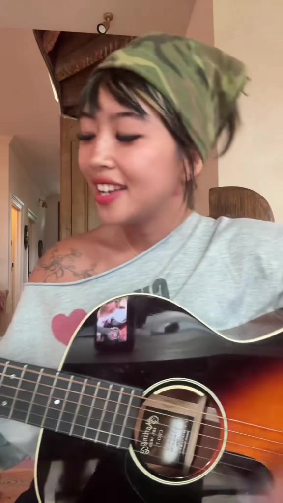 @<3