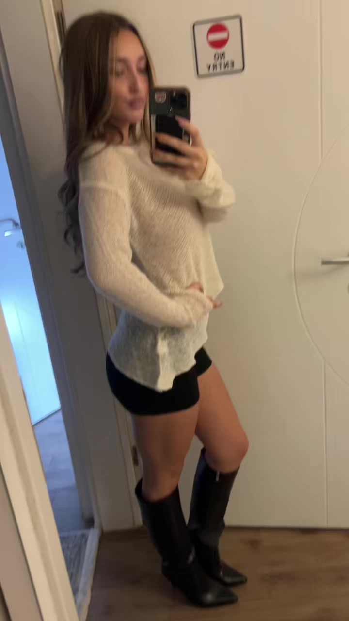 @𝓔