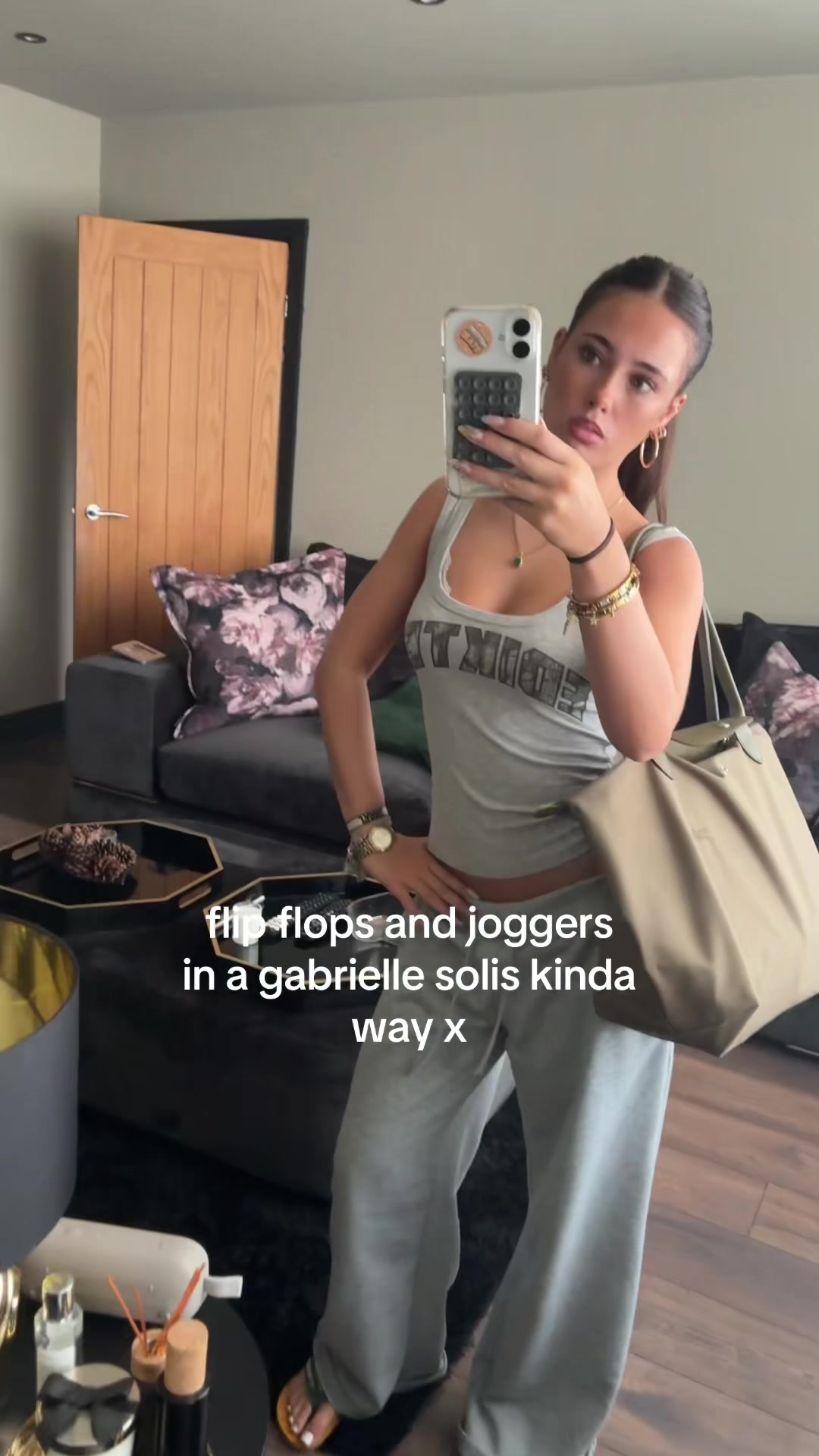 @lolafayee