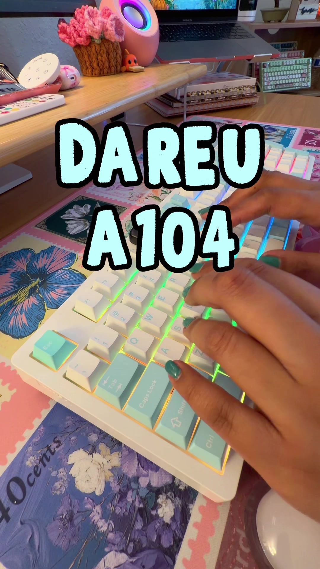 @Chelle ๐ | WFH & Keebs