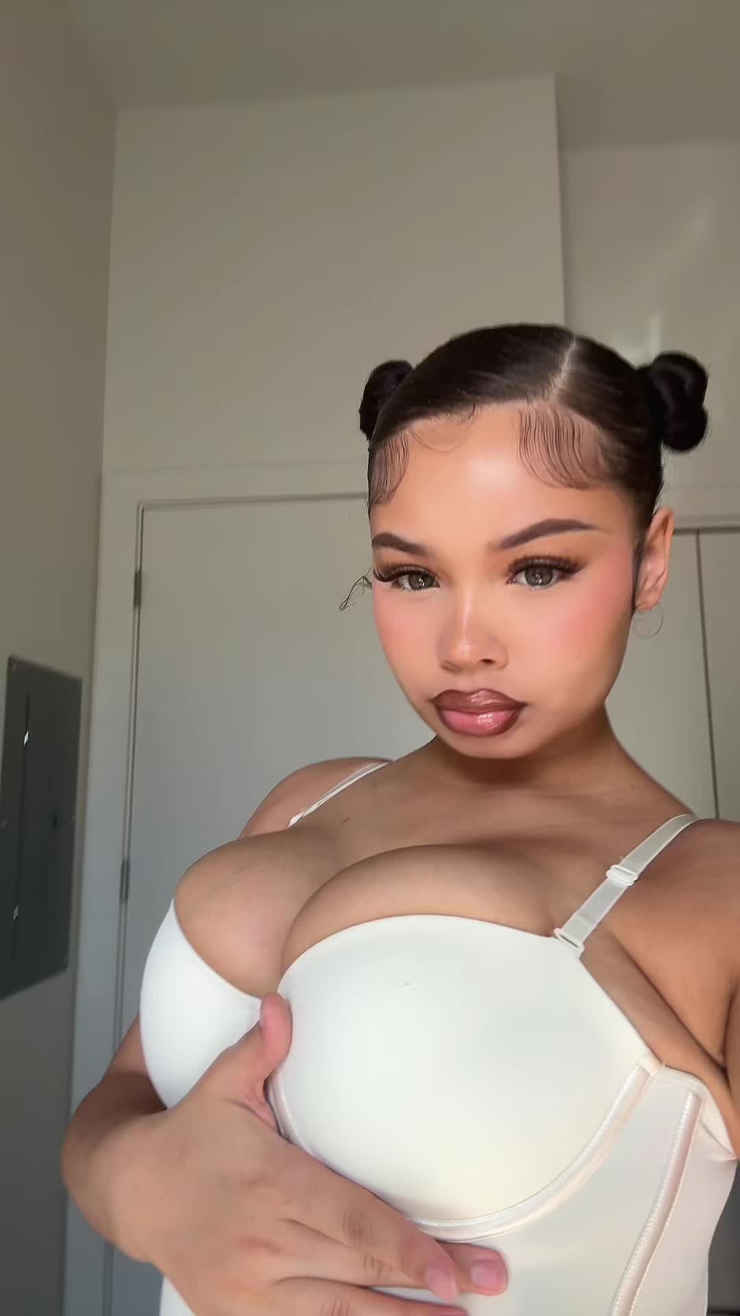 @malia