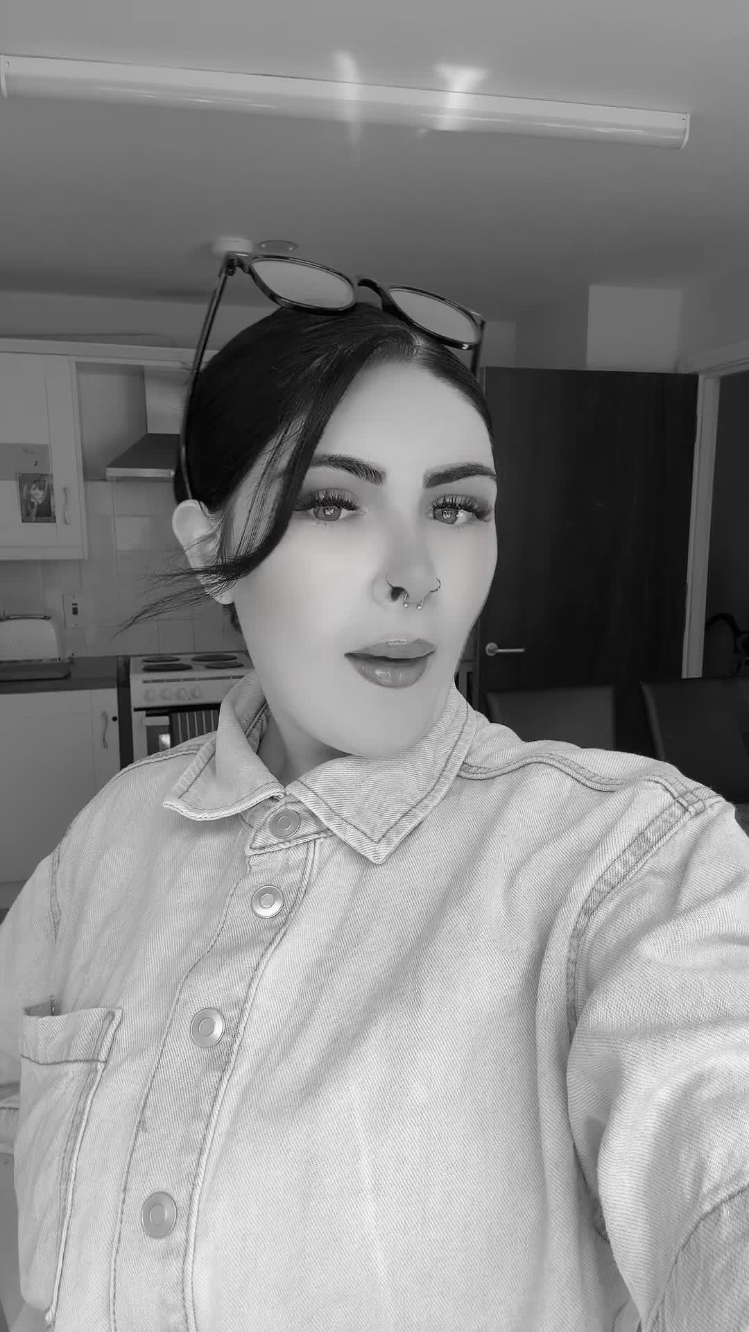 @Laura🩶✨