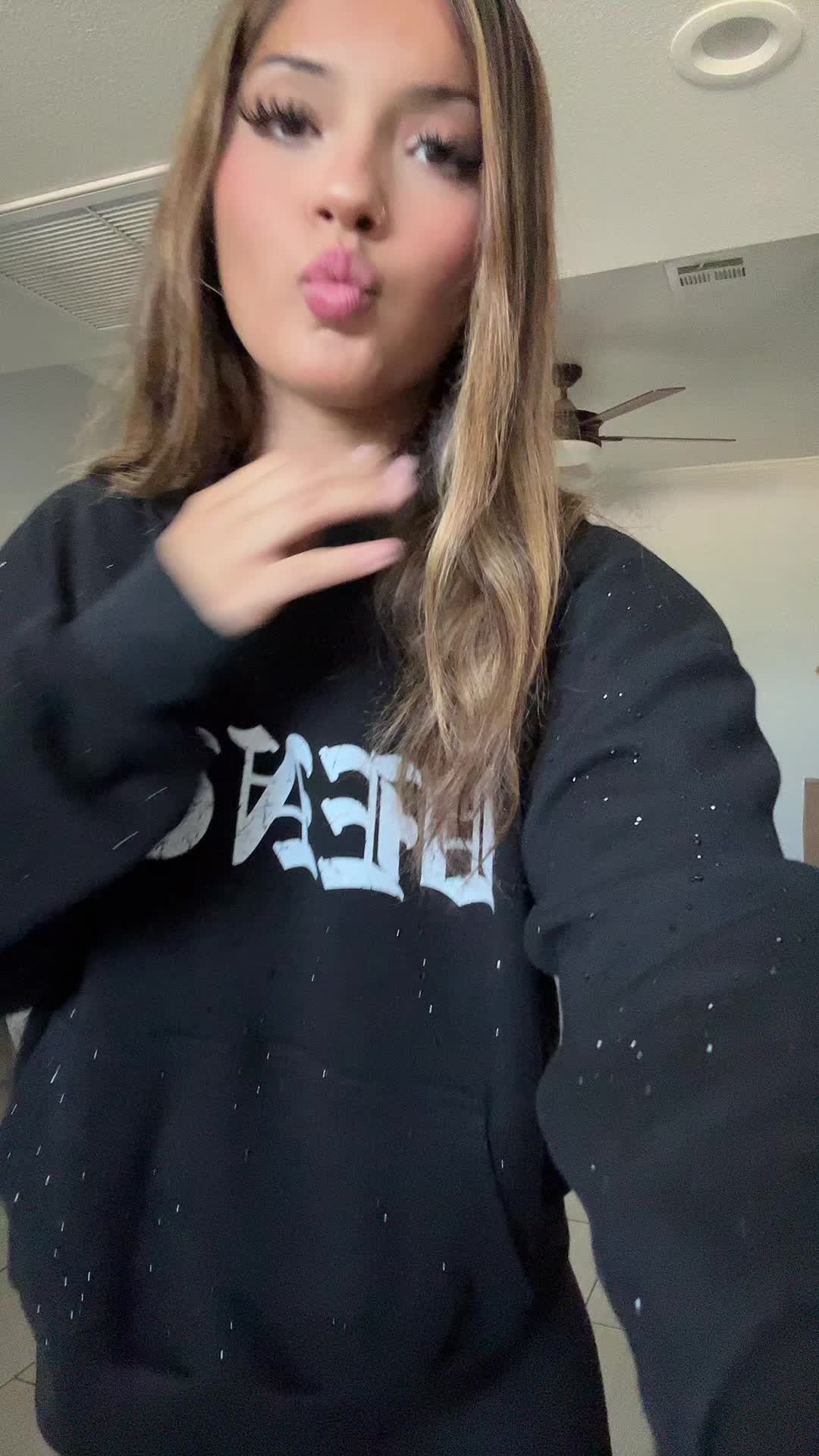 @Lilly F
