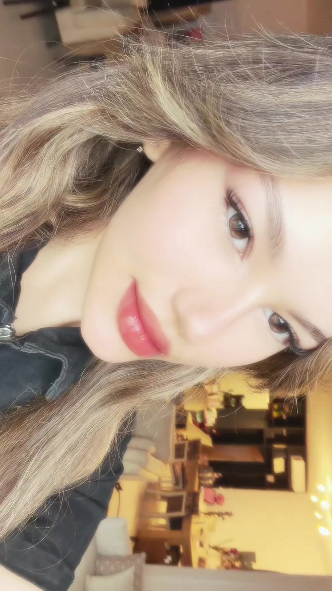 @tinahelou_