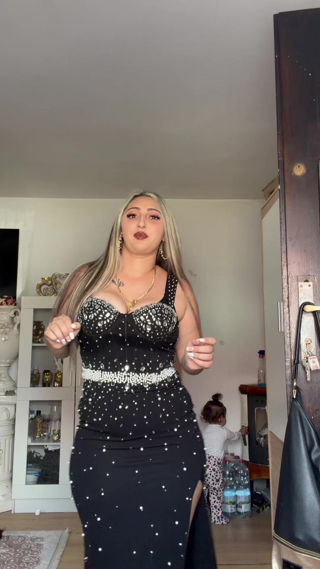 @_viki451