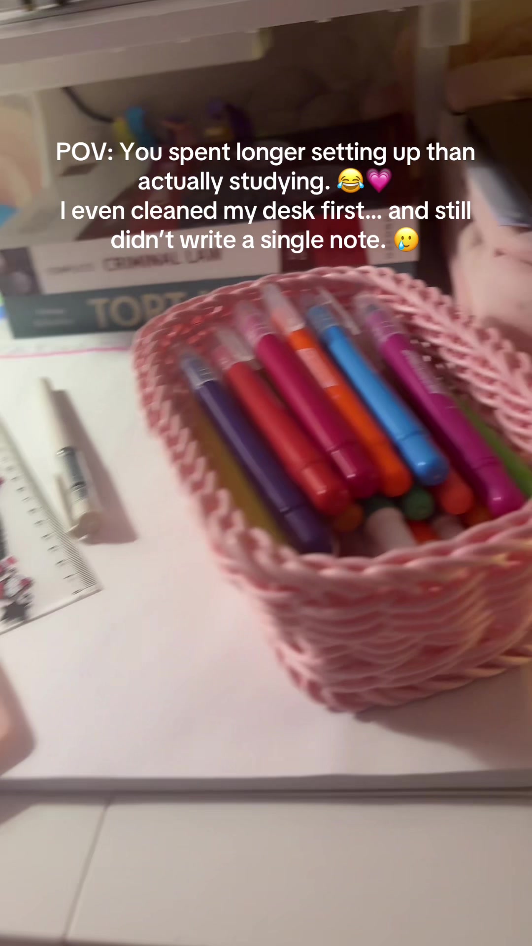 @Thefridgegirlandthelaw