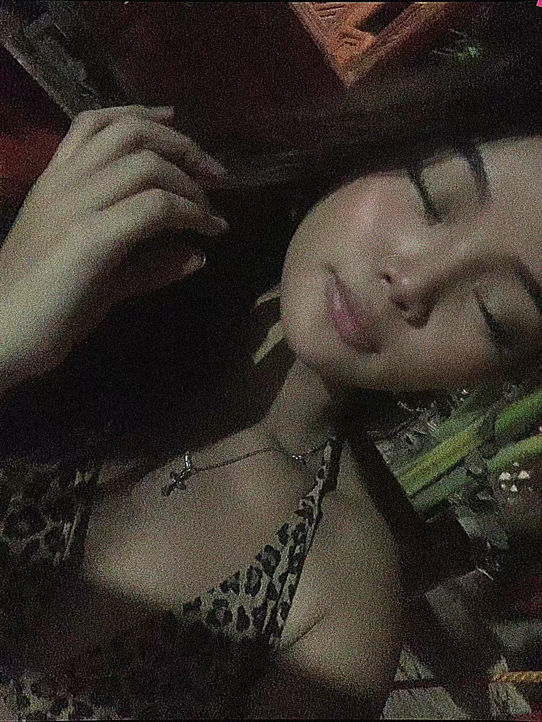 @alexiscyy