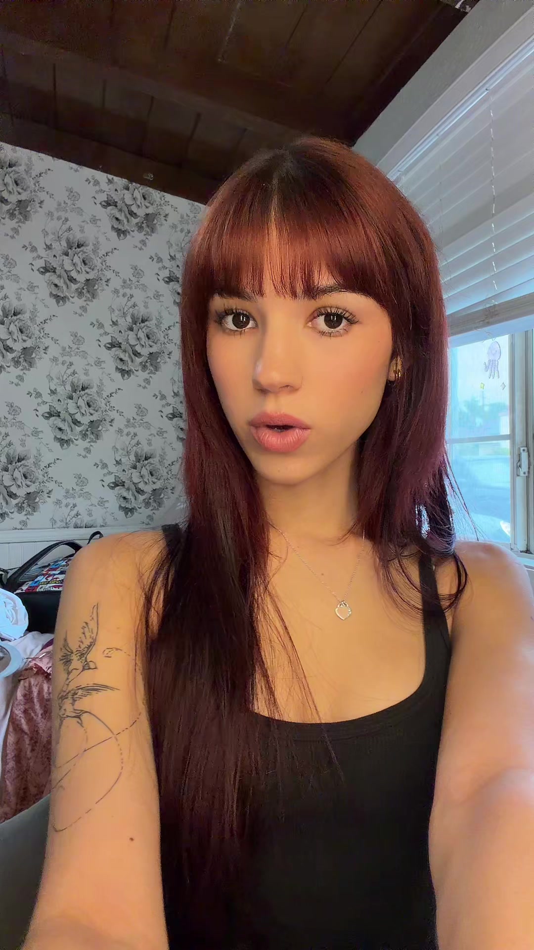 @halenaswrld