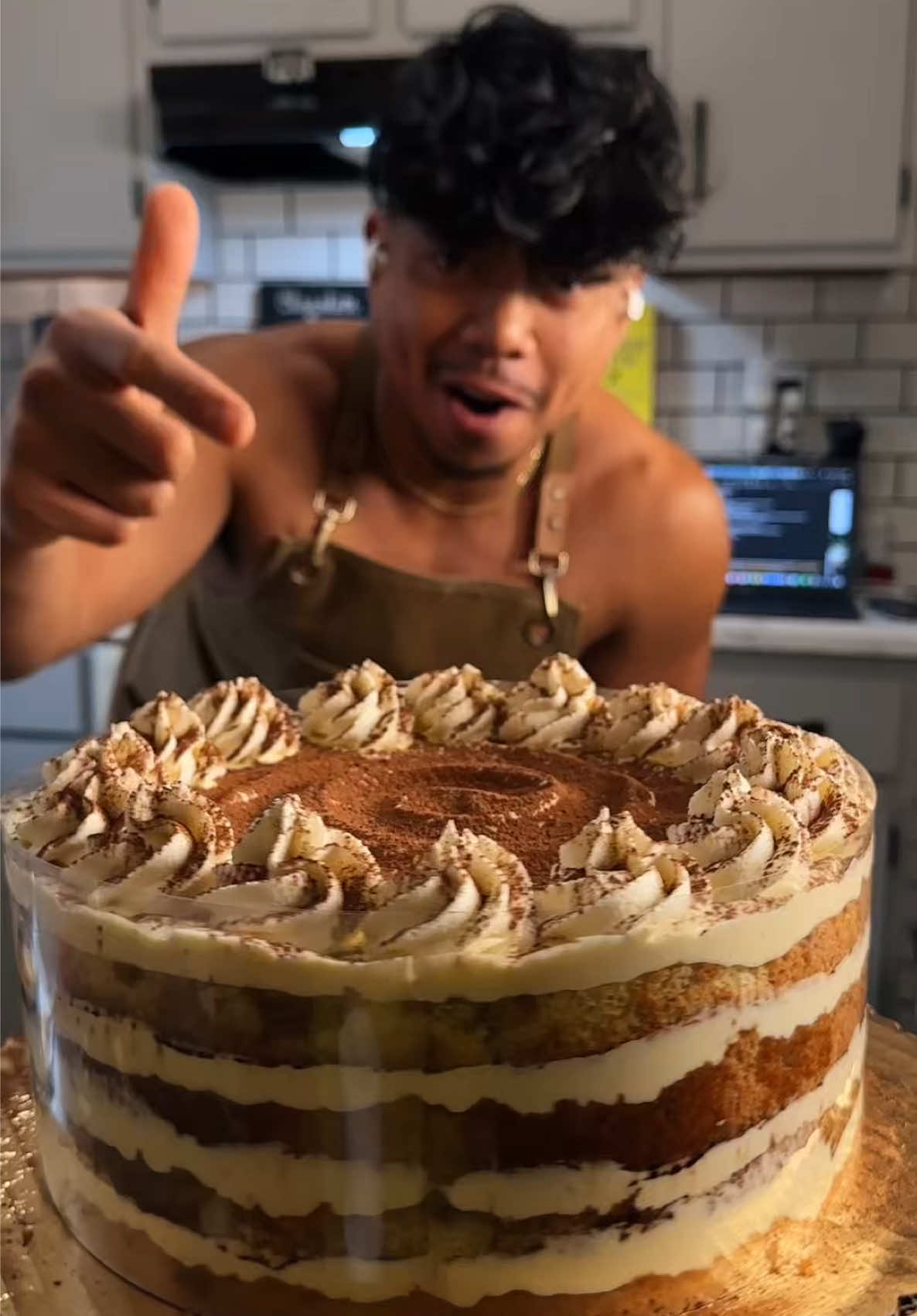 @theshirtlesshomebaker