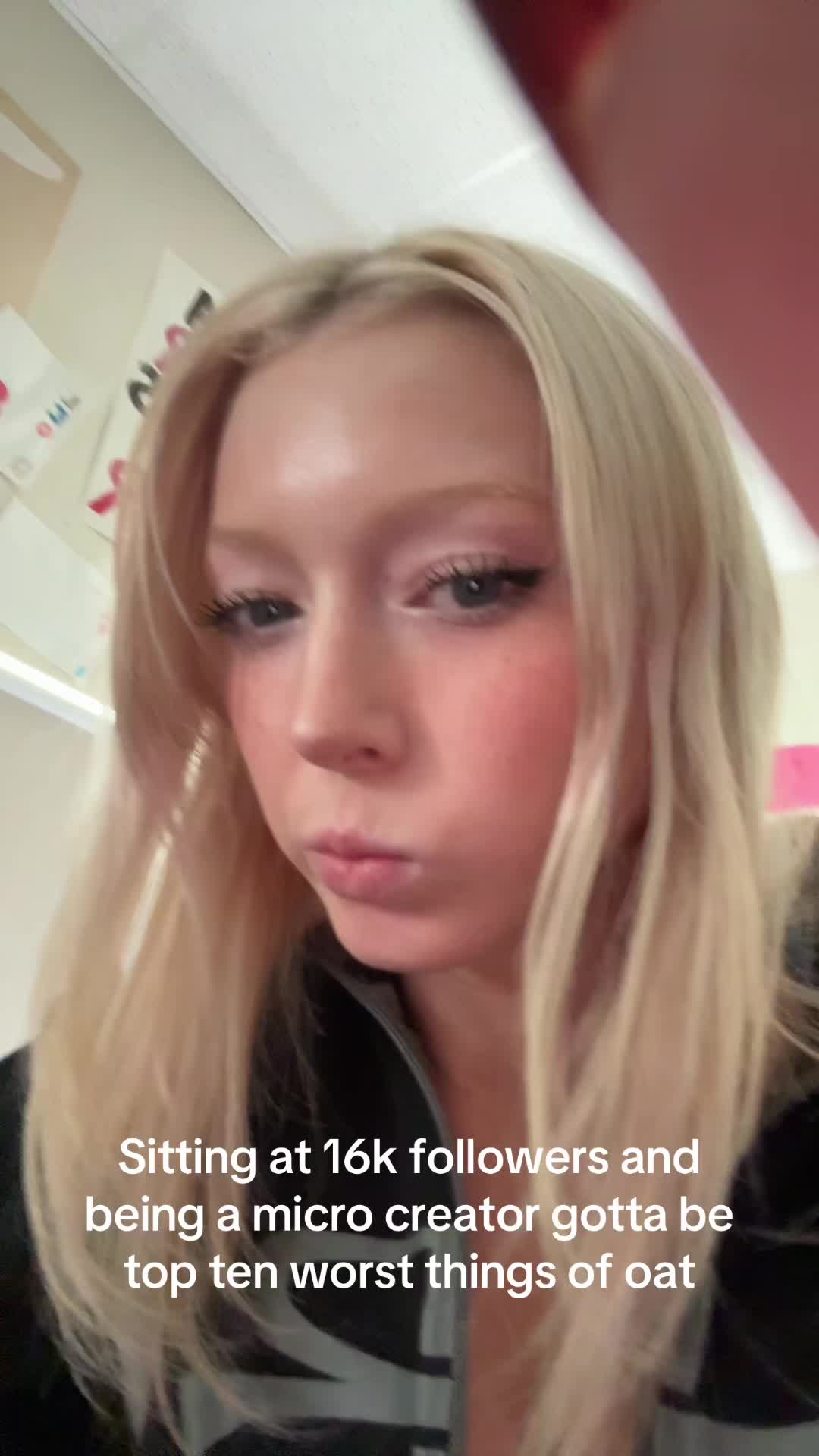 @ava☻