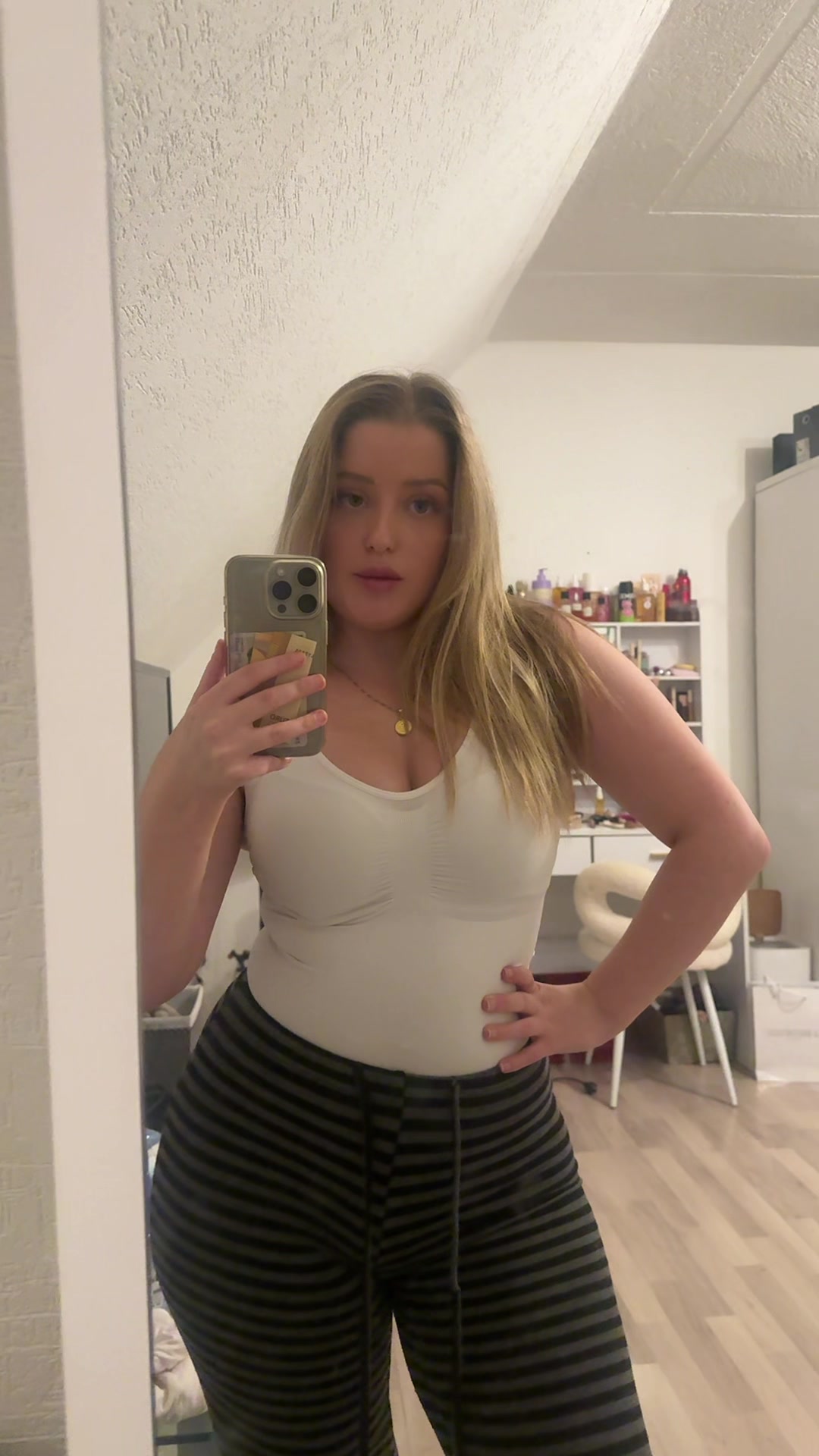 @🦢