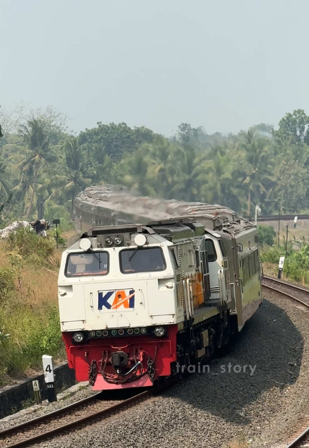 @Train_Story