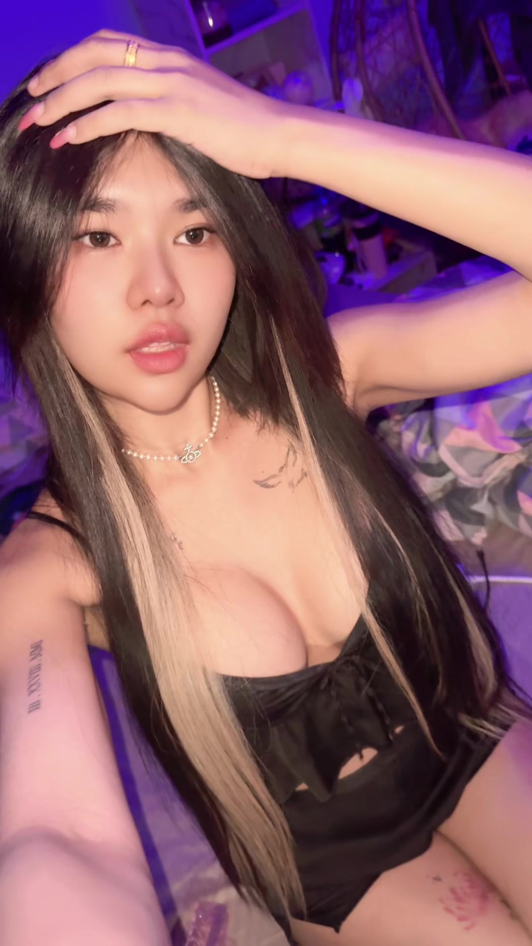 @_hollyxda