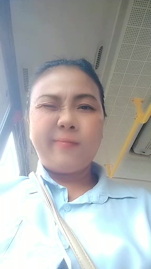 @ឡាញ់ សារុំ
