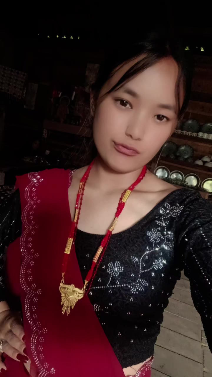 @🌿⃝&beta;Aayushma🇳🇵🇮🇶