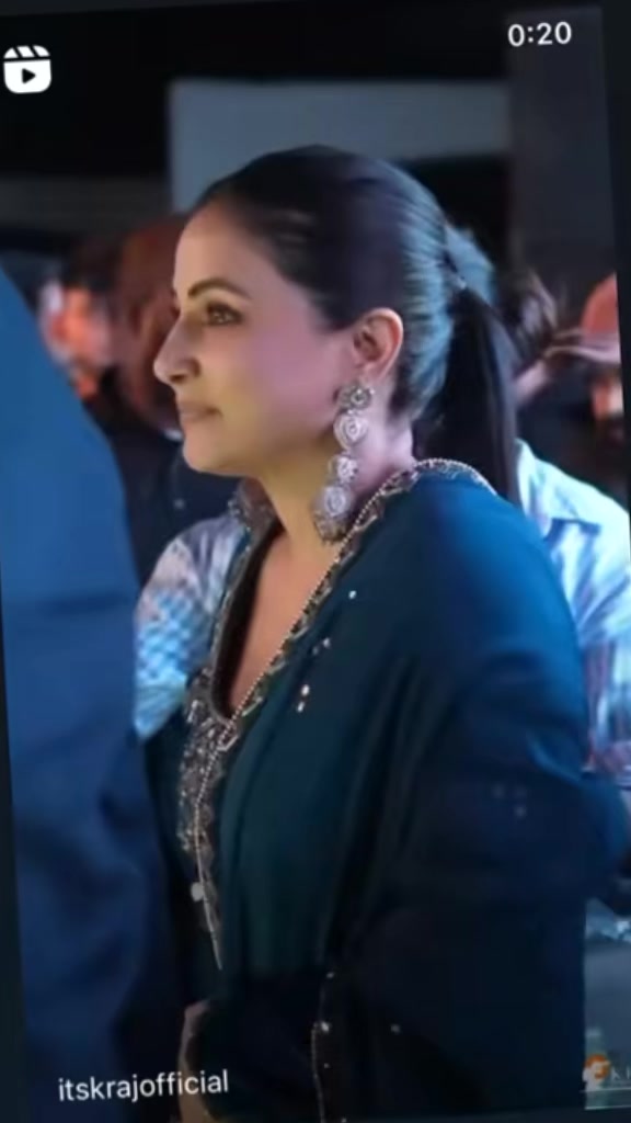 @Hina Khan 💎