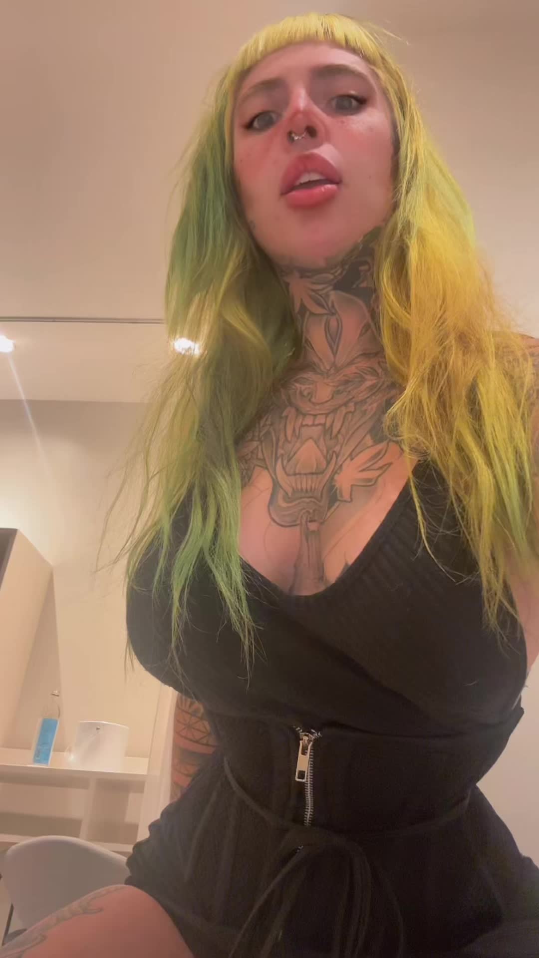 @✨T cheeks ✨