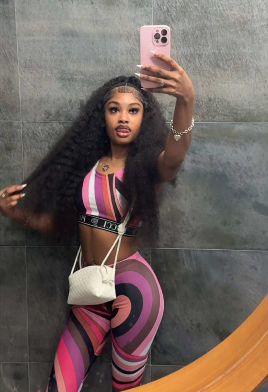 @aaniiyyah