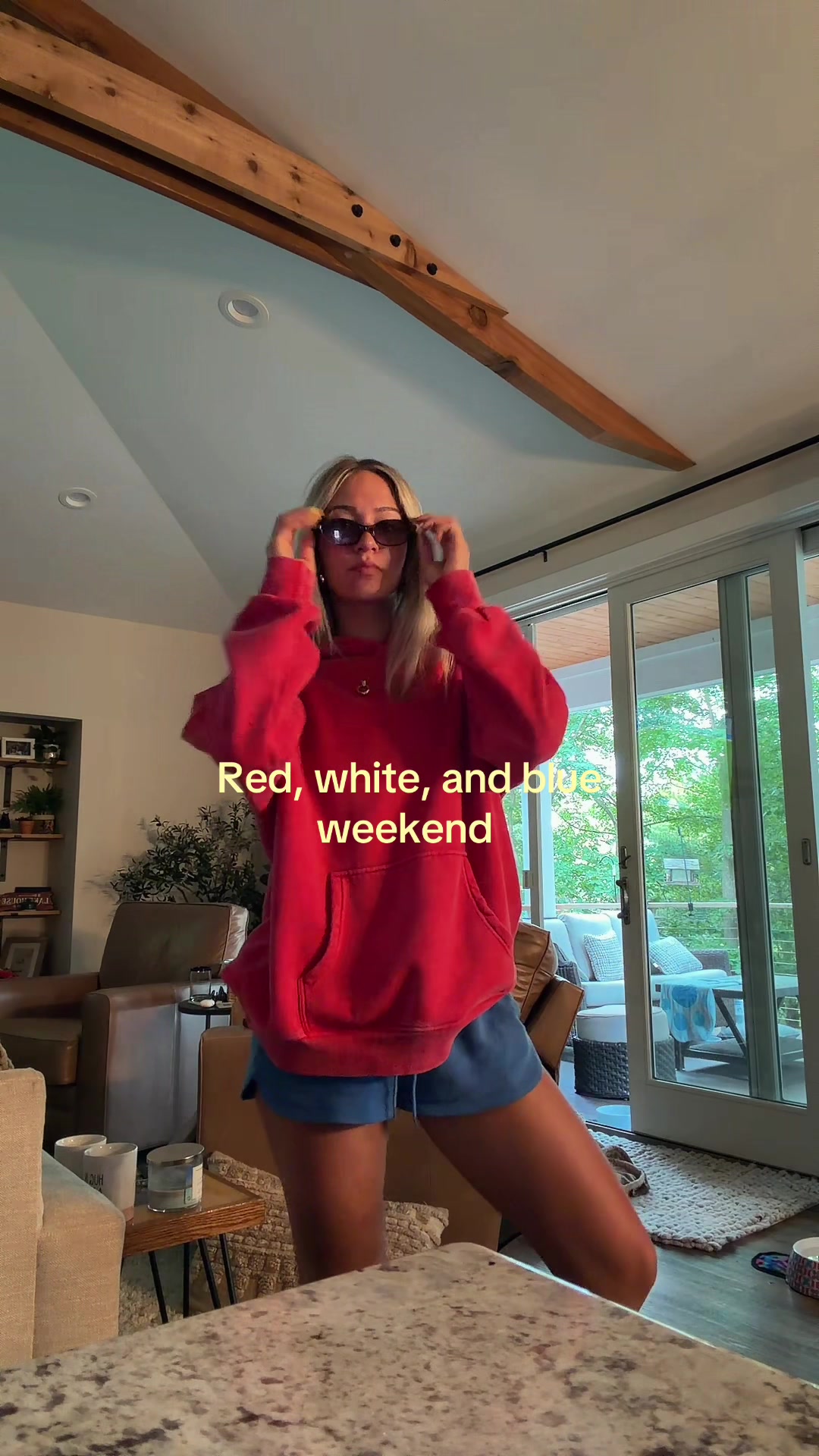 @caitlynnavery