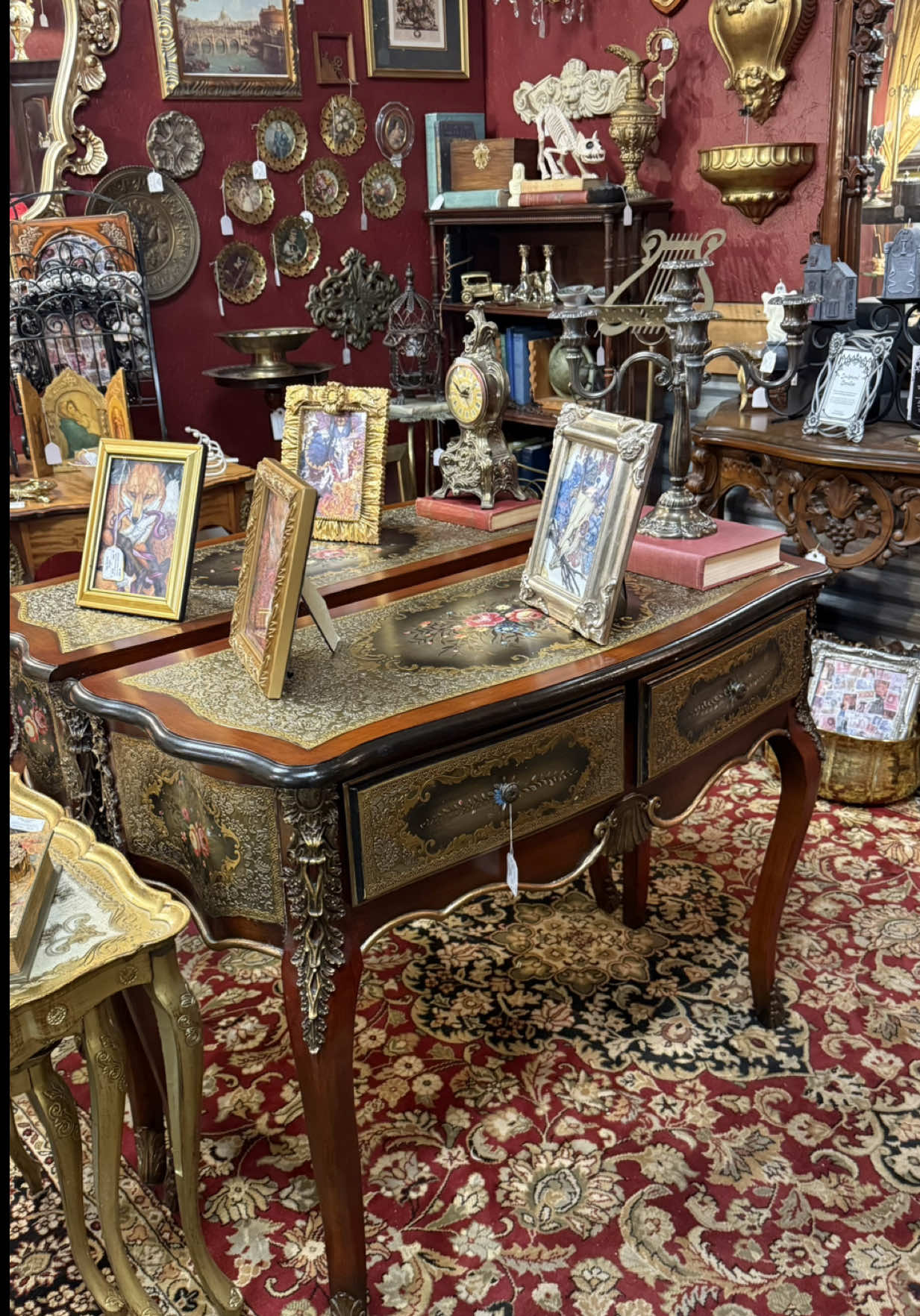 @Sage Storm ๐ฅ Victorian Decor