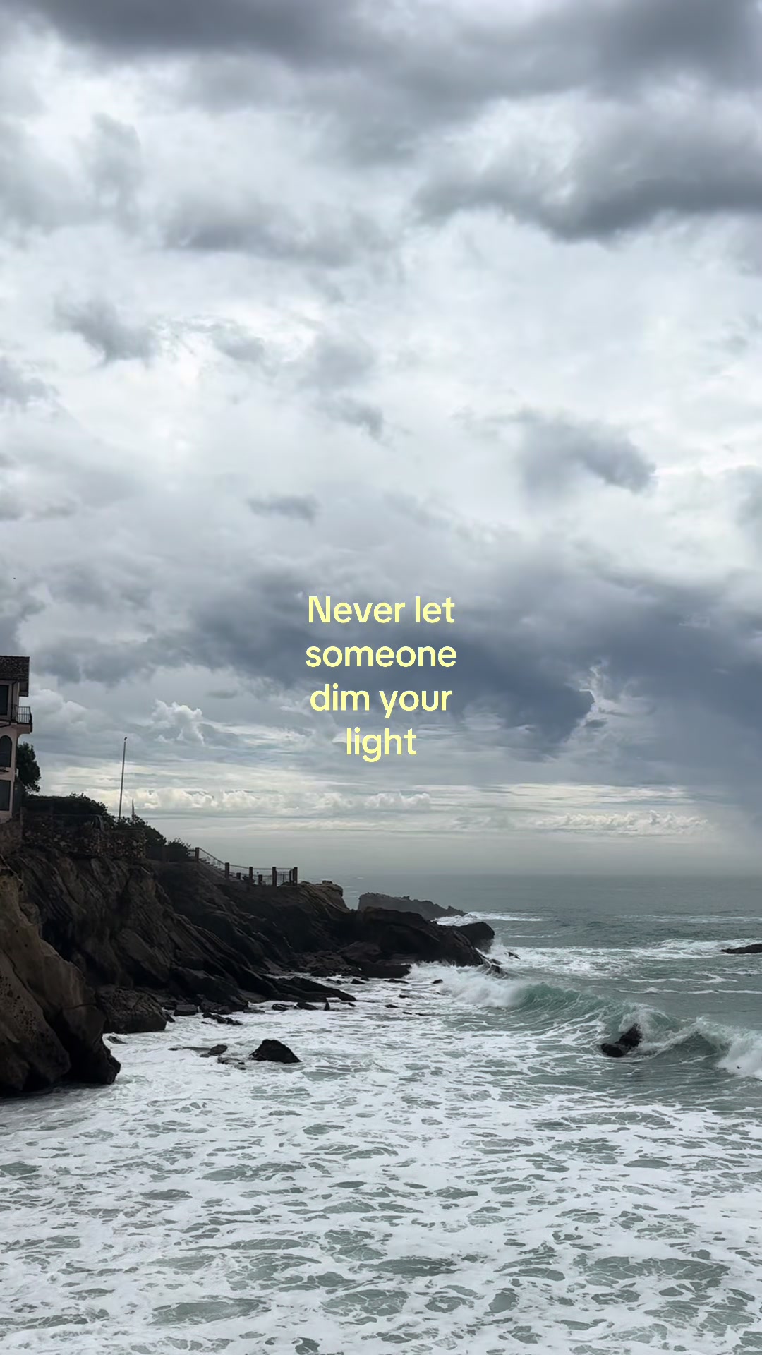 @keeplookingup17