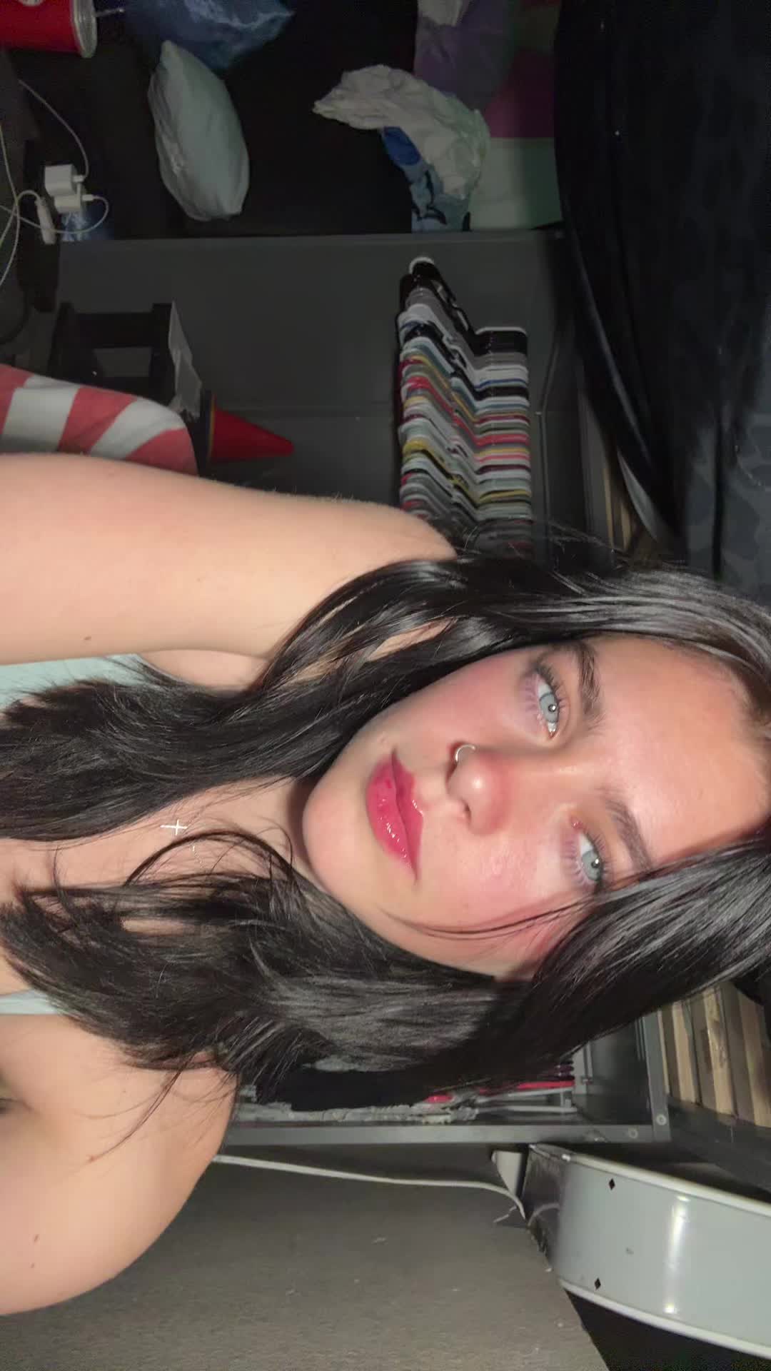 @julia.carson