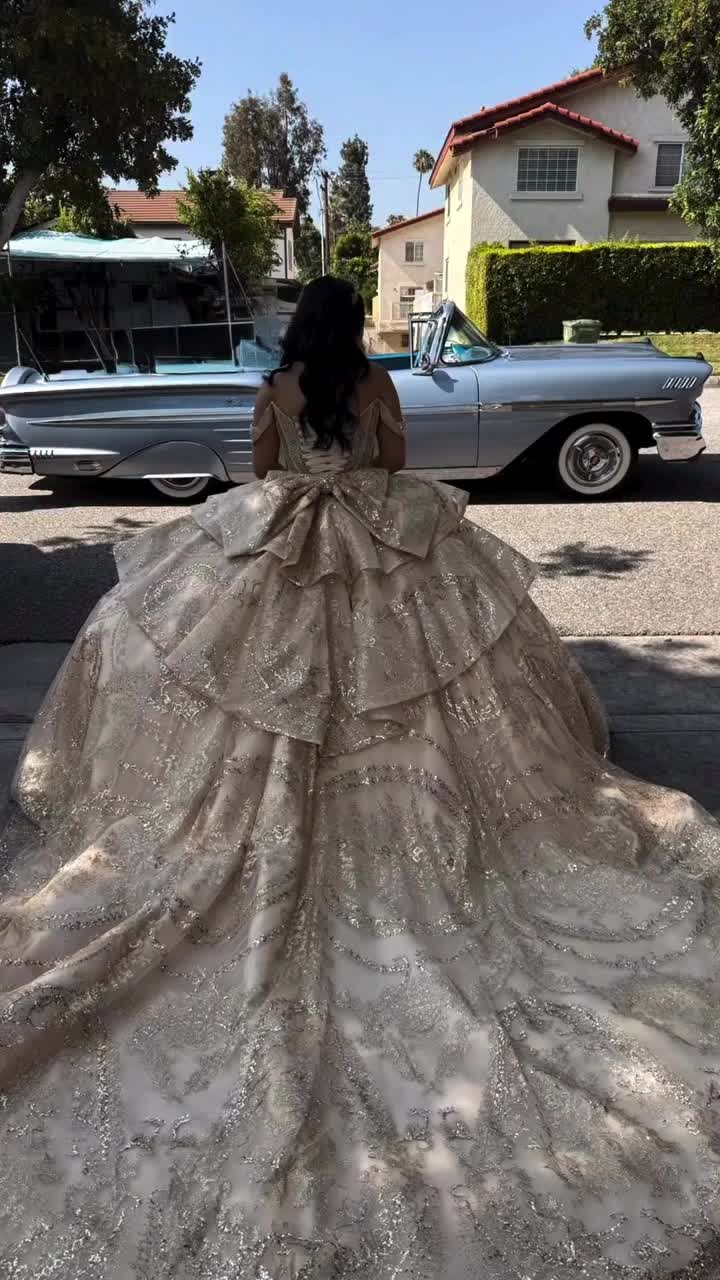 @ᑕᕼᗩᖇᒪᗴᑎᗴ ♡