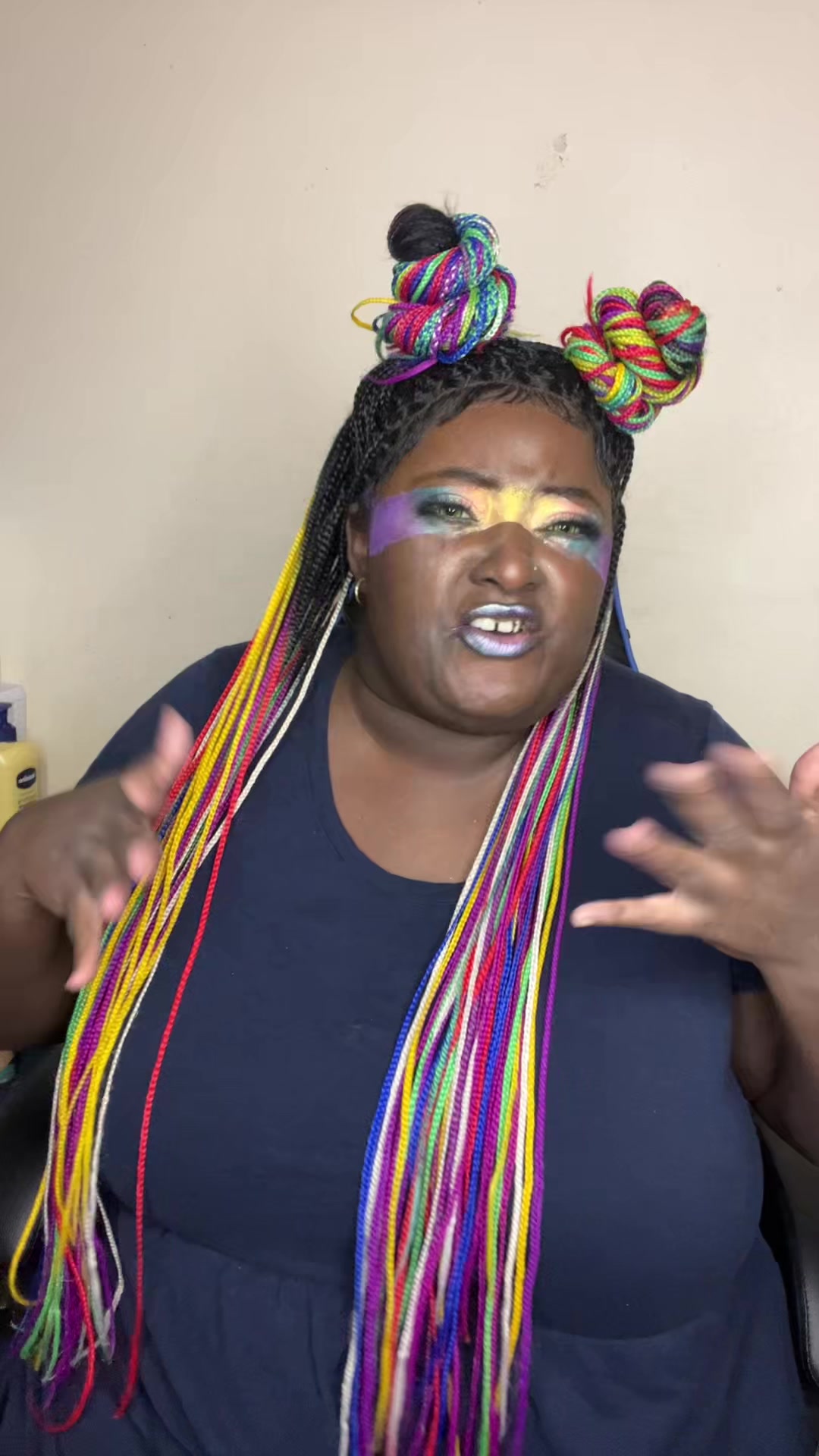 @_QueenofGlitch