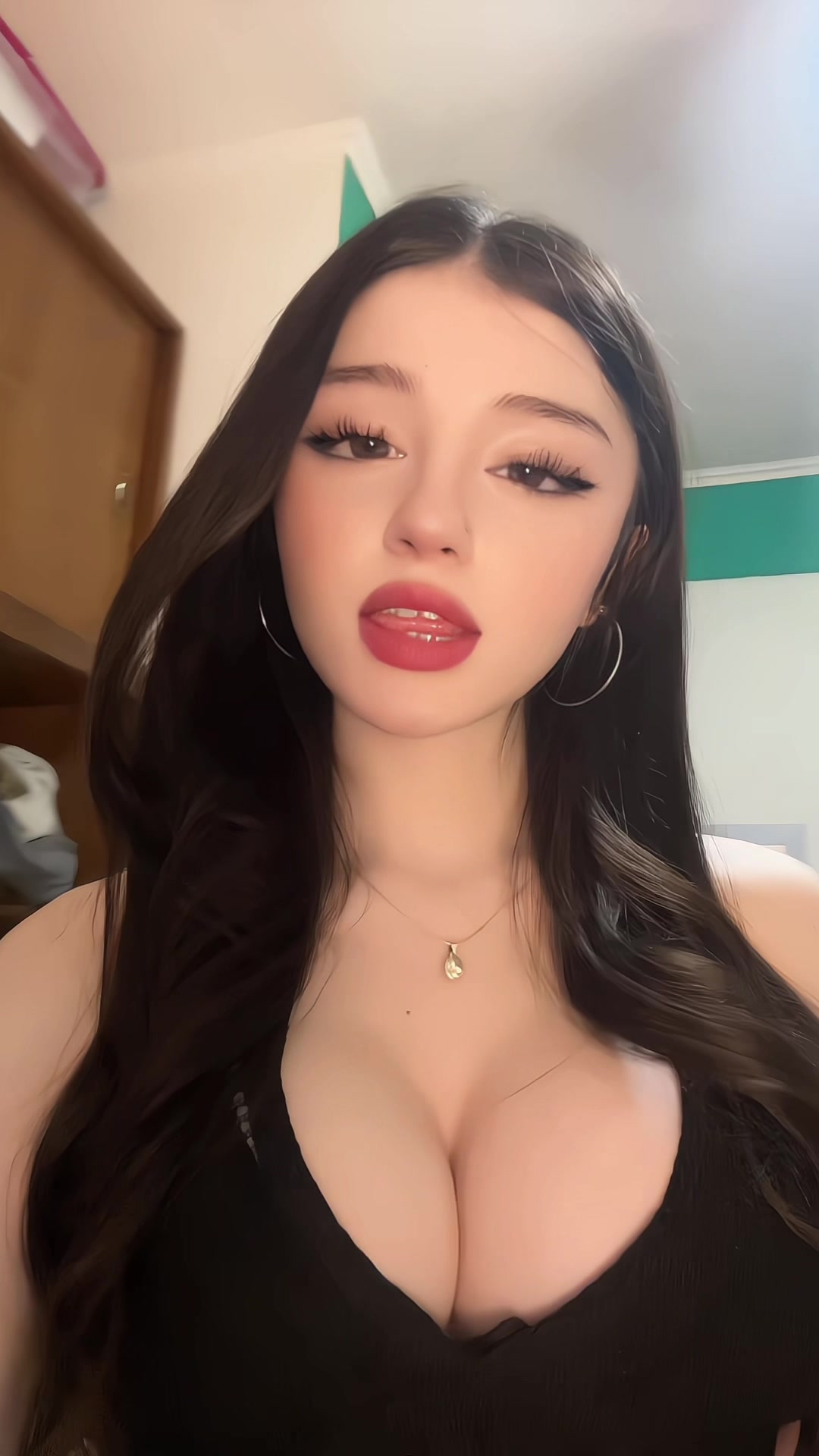@isidora