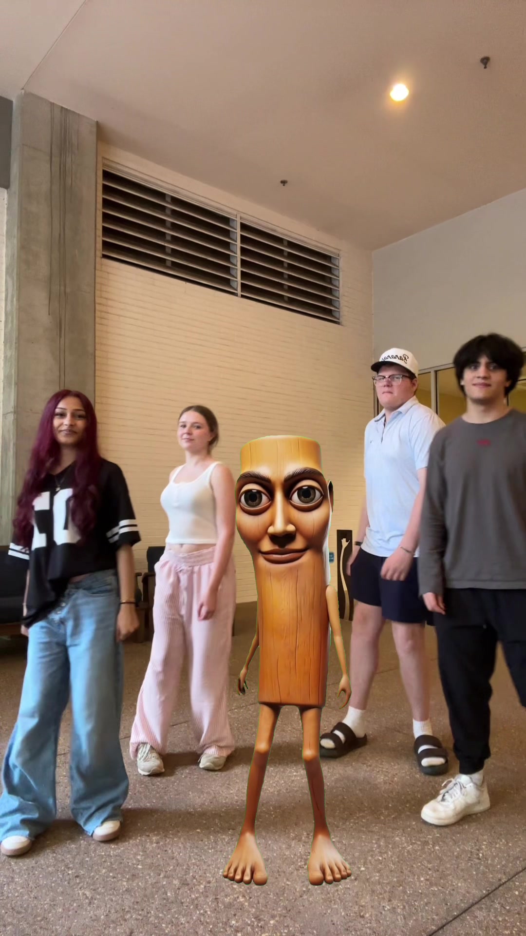 @H A N I Y A
