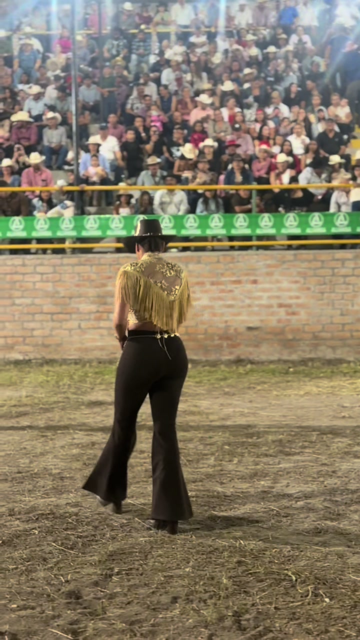 @Alejandra Rubio💄🎤