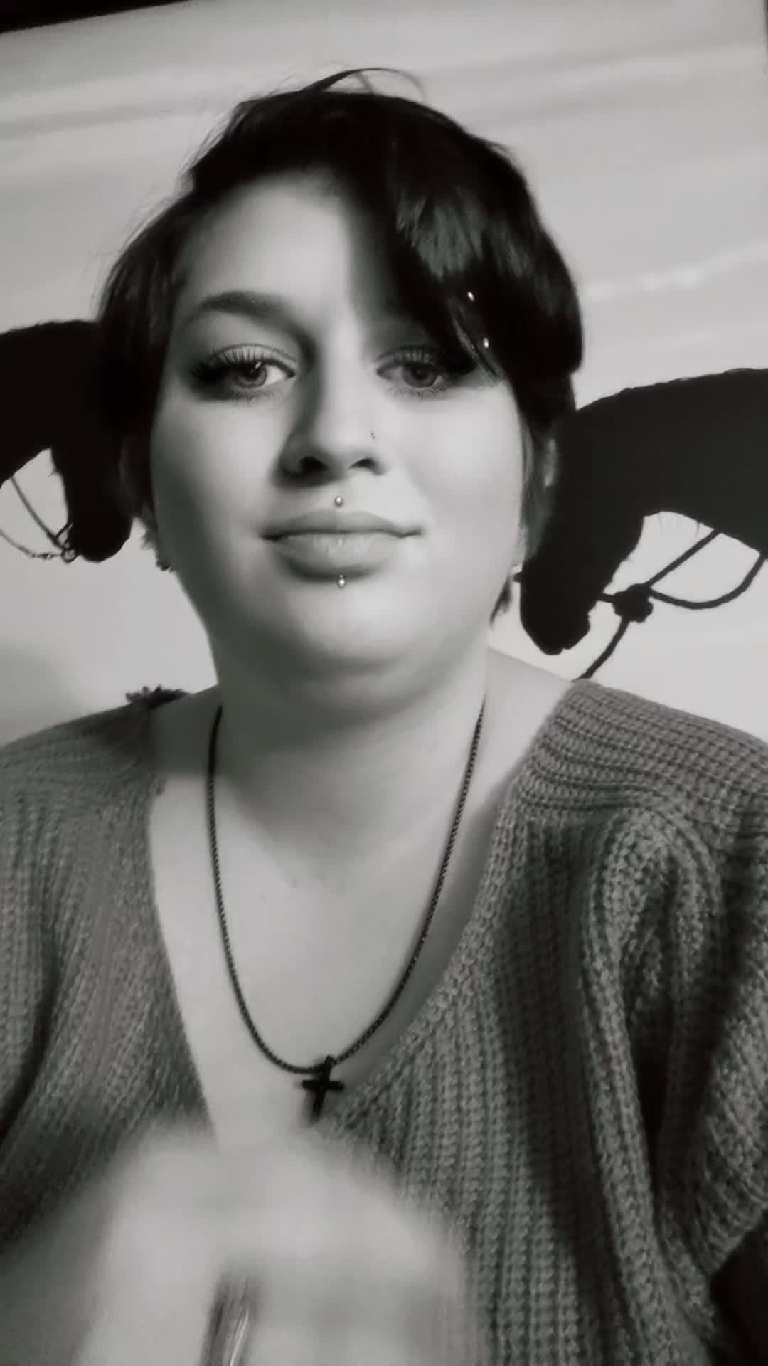@Queen_Of_demons129