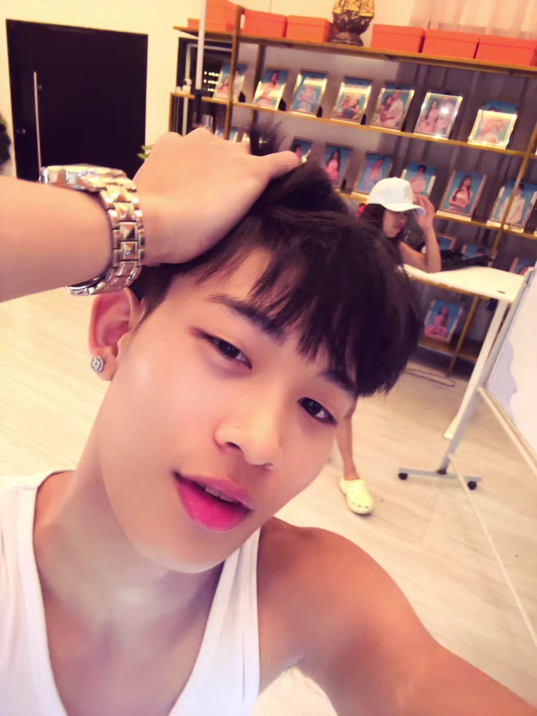 @AKX3.