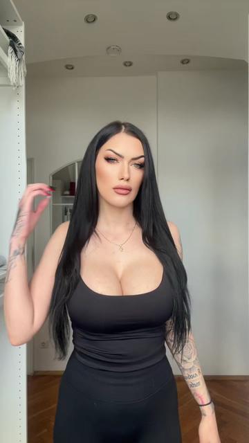 @Inked_Kira 📚